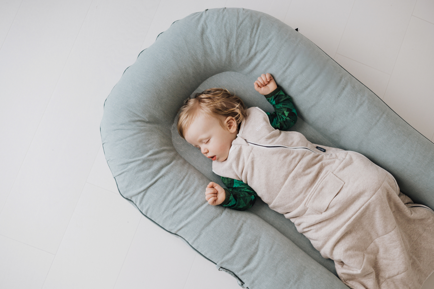 Zipster Blog-Baby Sleeping Bags: Your Complete Buying Guide