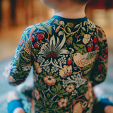 ويليام موريس {{ab206fbc85fef837026da0731cf0b0b0de}} لص الفراولة الأزرق الداكن